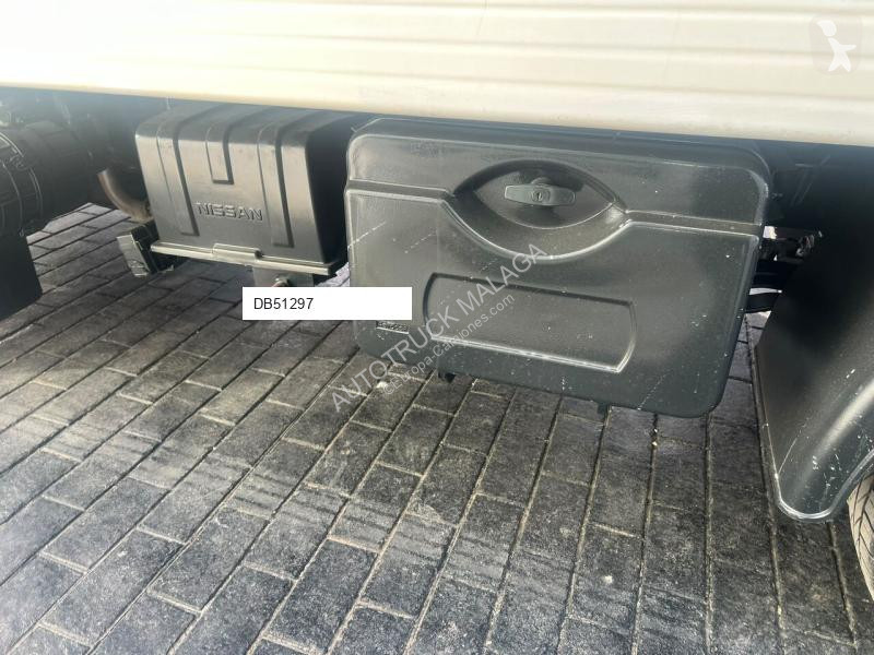 جرار Nissan CABSTAR 35.13 PARA HIELO