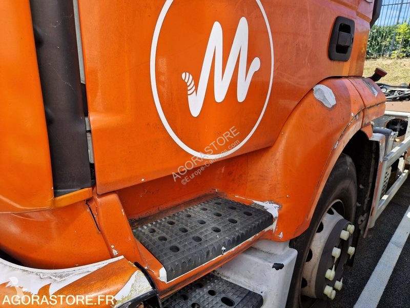 شاحنة Iveco 190S33