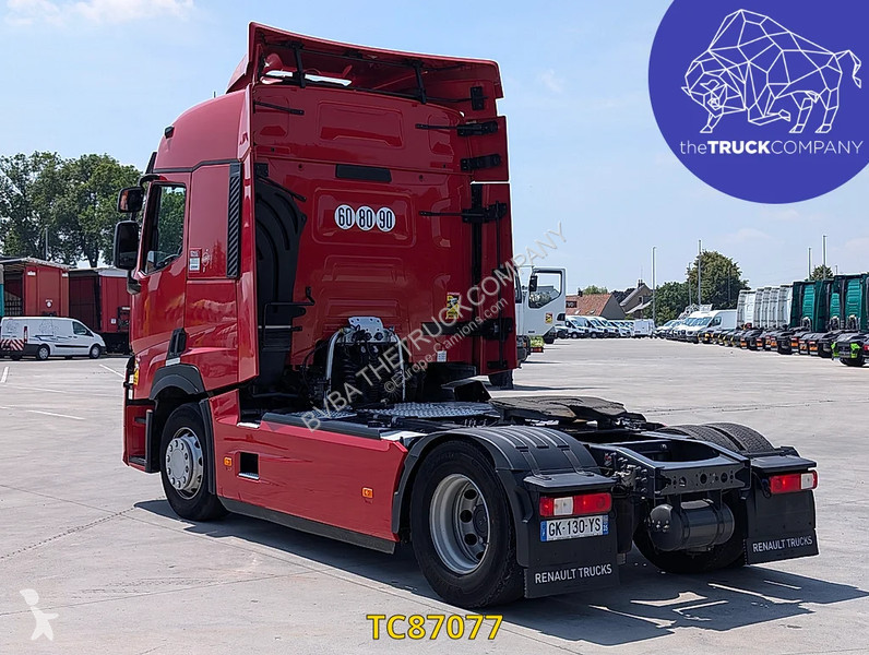 جرار Renault T 520