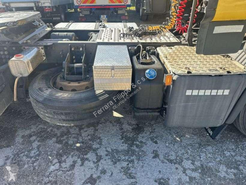 جرار Scania 490