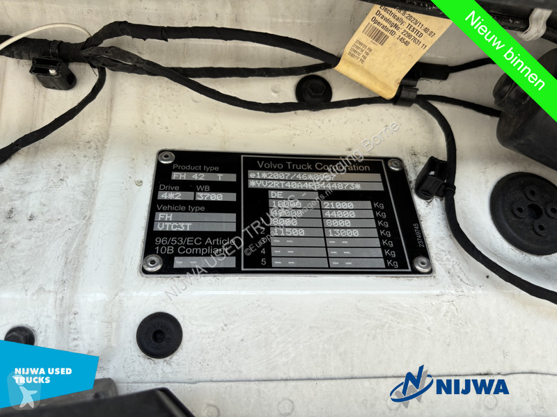 جرار Volvo 500 XL 4x2 I-Save + I-Park