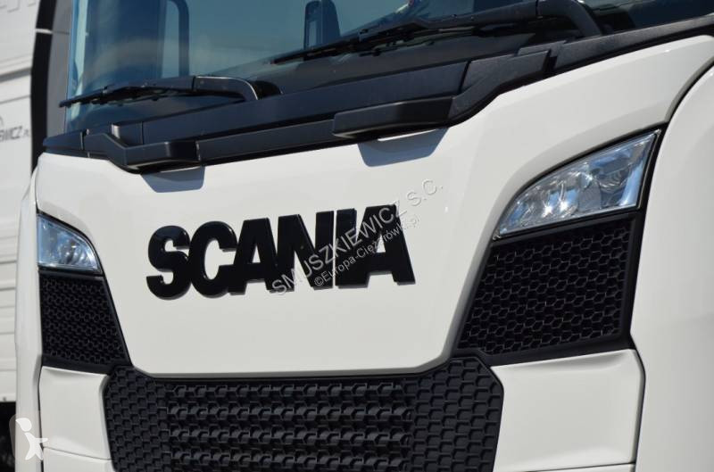 Влекач Scania