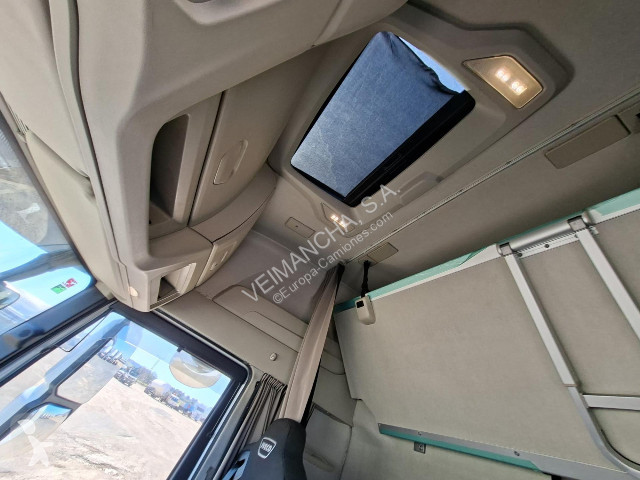 جرار Iveco Stralis AS440S49T/P