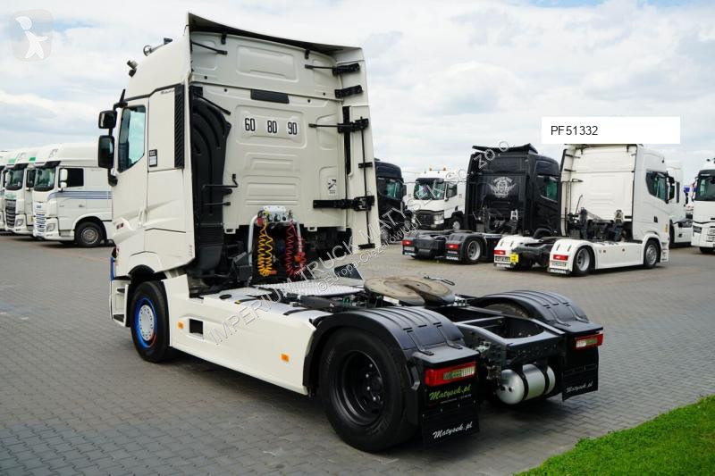 جرار Renault T 520