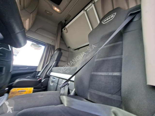 Nyergesvontató Iveco Stralis AS440S49T/P