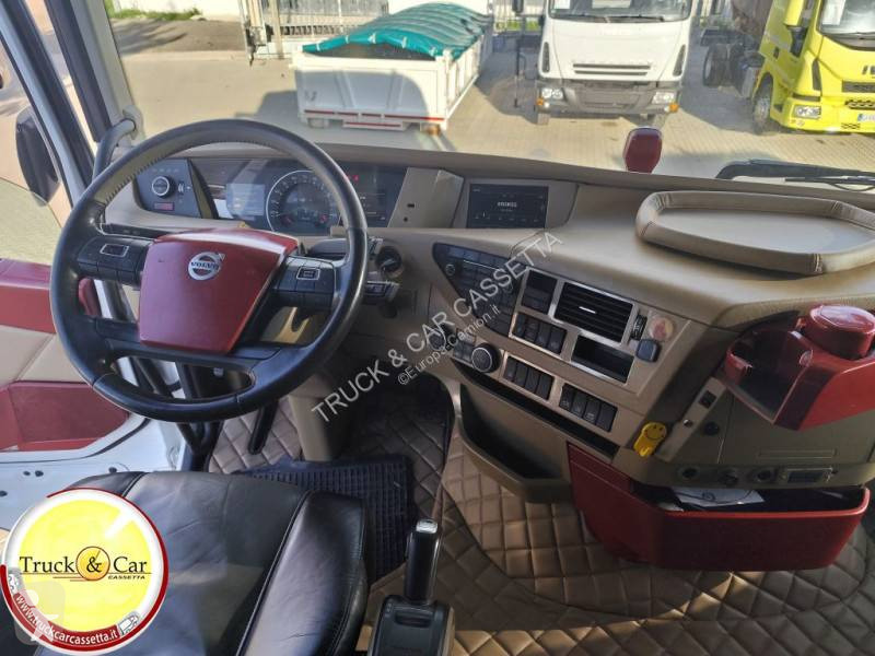 جرار Volvo