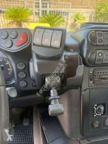 نصف مقطورة Iveco TRAKKER 500