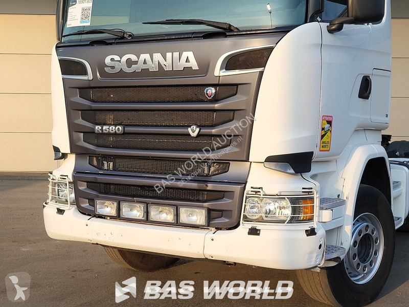Cap tractor Scania 580