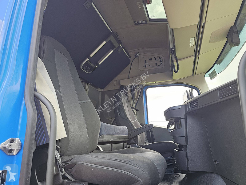 جرار Volvo 460 5 2X TANK VEB+ IPC