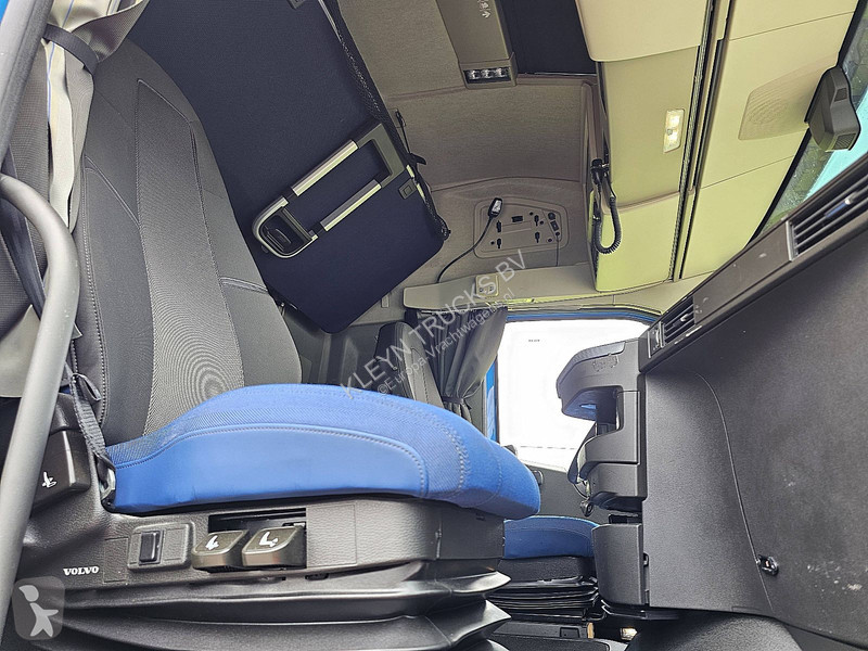 جرار Volvo 460 5 2X TANK VEB+ IPC
