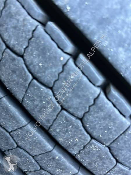 جرار Volvo