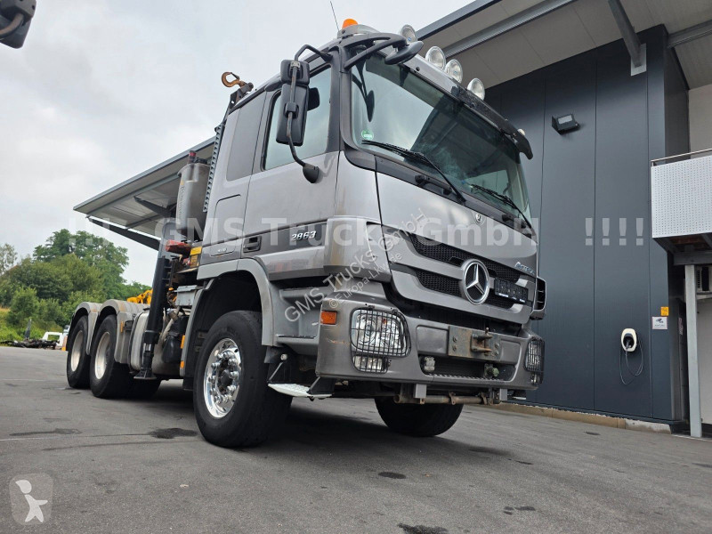Traktor Mercedes 2860 V8 / 6X4 / EPS / Ret / Kran