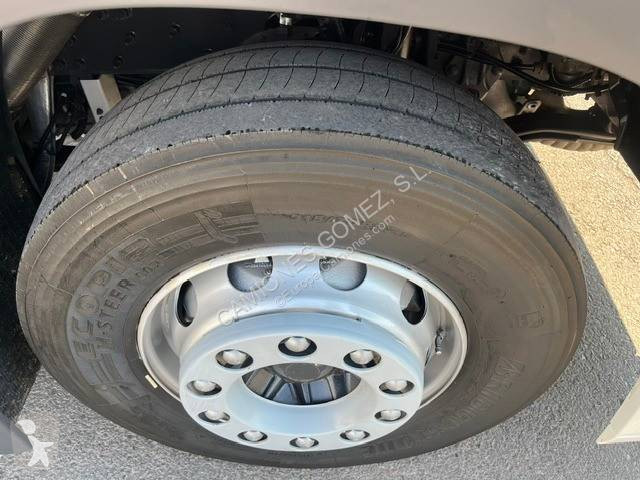 جرار Volvo