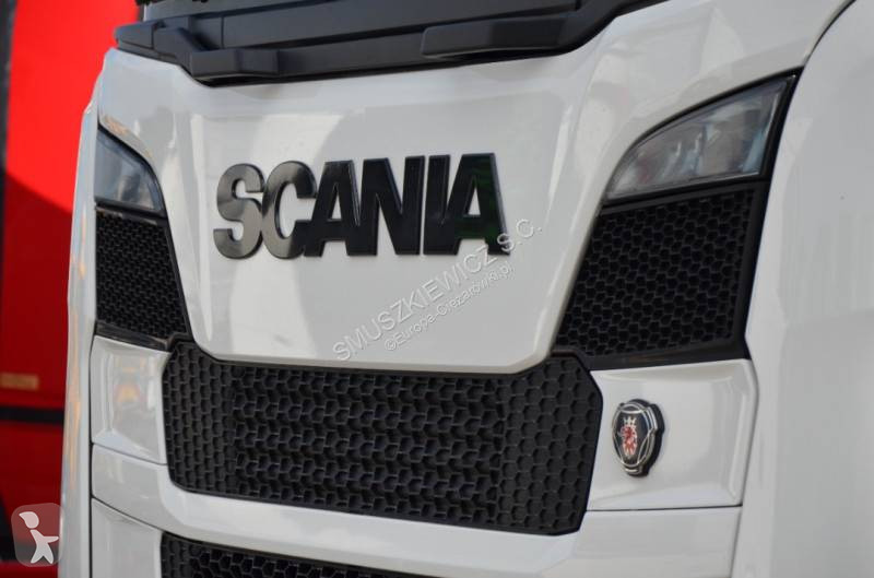 Влекач Scania