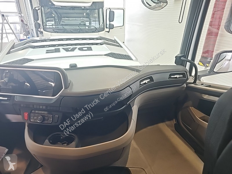 Влекач DAF XG  FT 4X2