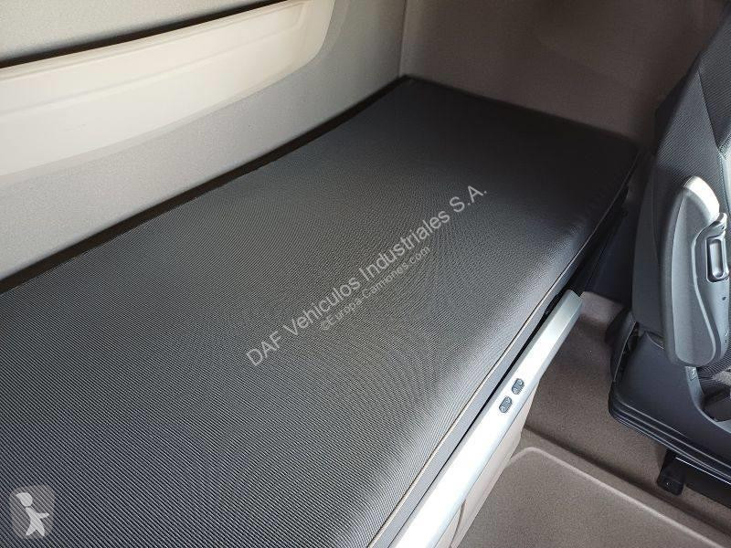 جرار DAF XG  FT 4X2