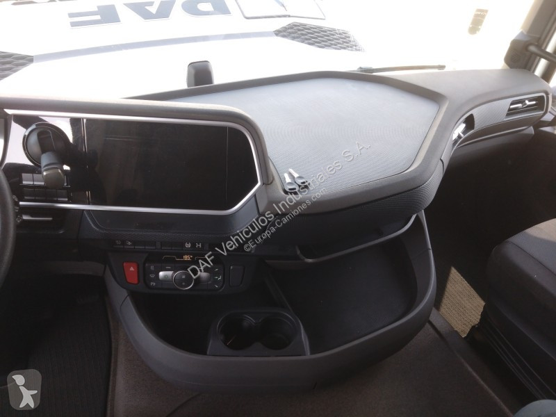 جرار DAF XFn  FT 4X2