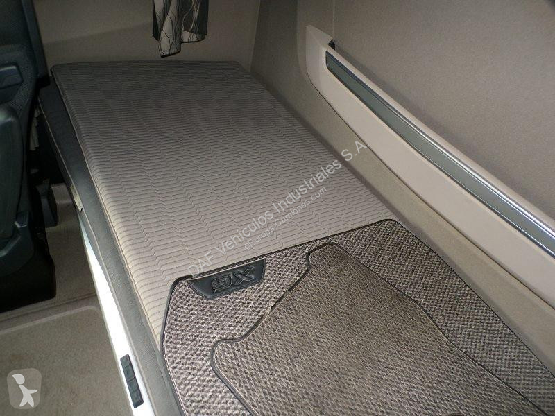 جرار DAF XG  FT 4X2