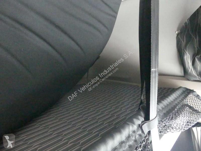 جرار DAF XG  FT 4X2
