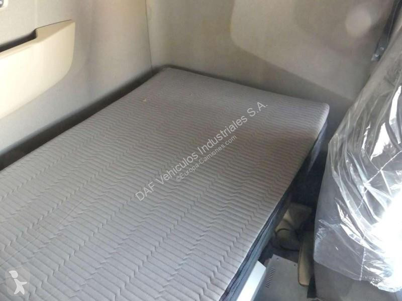 جرار DAF XG  FT 4X2