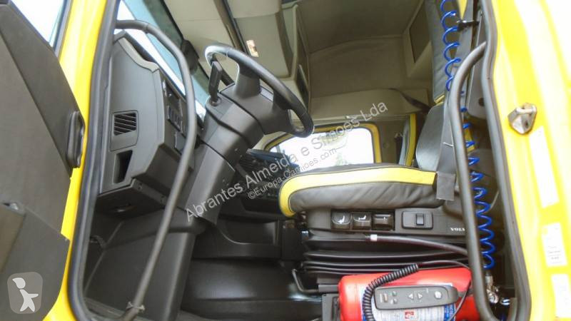 جرار Volvo
