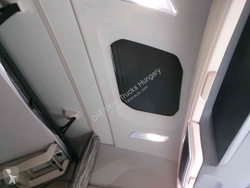 جرار DAF XG  FT LOW DECK 4X2