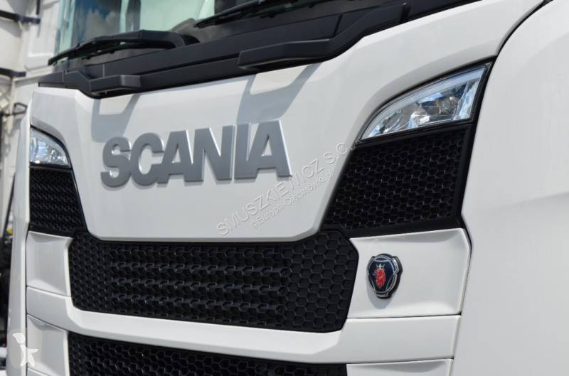 Влекач Scania