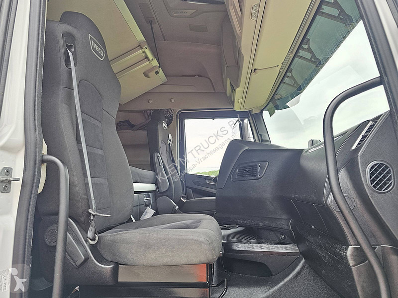 جرار Iveco AS440S49