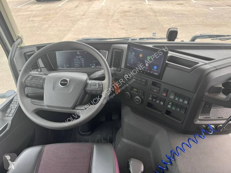 جرار Volvo