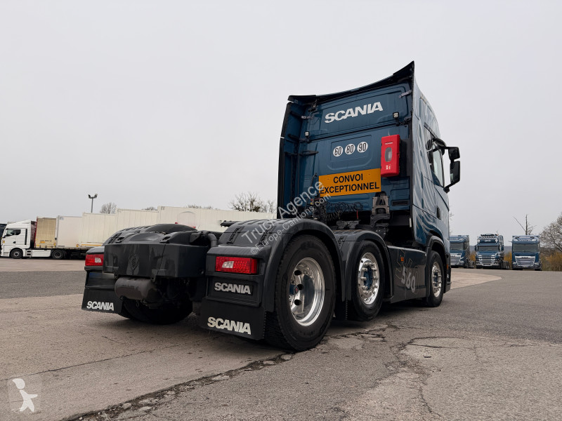 جرار Scania  560