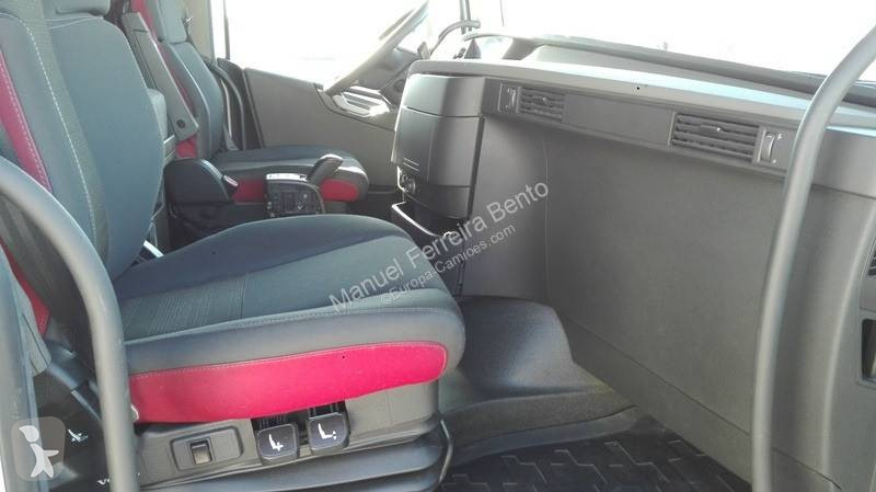جرار Volvo