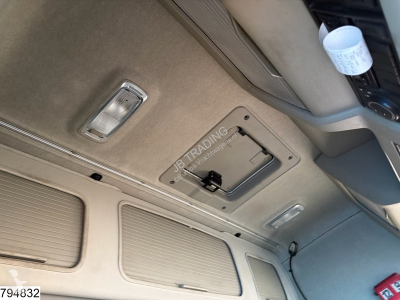 جرار Volvo 460 6x2, EURO 6, PTO, RHD