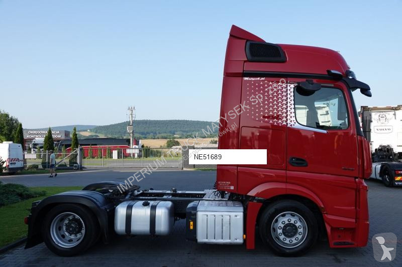 Влекач Mercedes ACTROS 1845