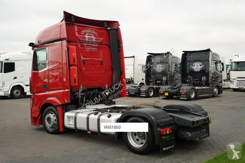 Влекач Mercedes ACTROS 1845