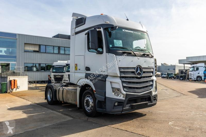 Tracteur Mercedes 1845 LS