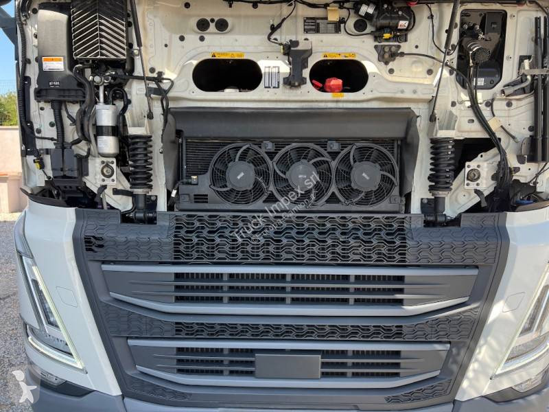 جرار Volvo