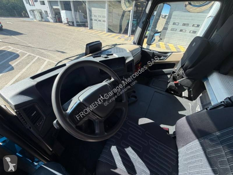 جرار Mercedes
