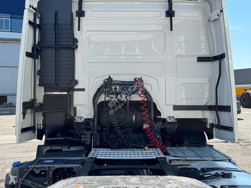 جرار Volvo 380 4X2 EURO 6