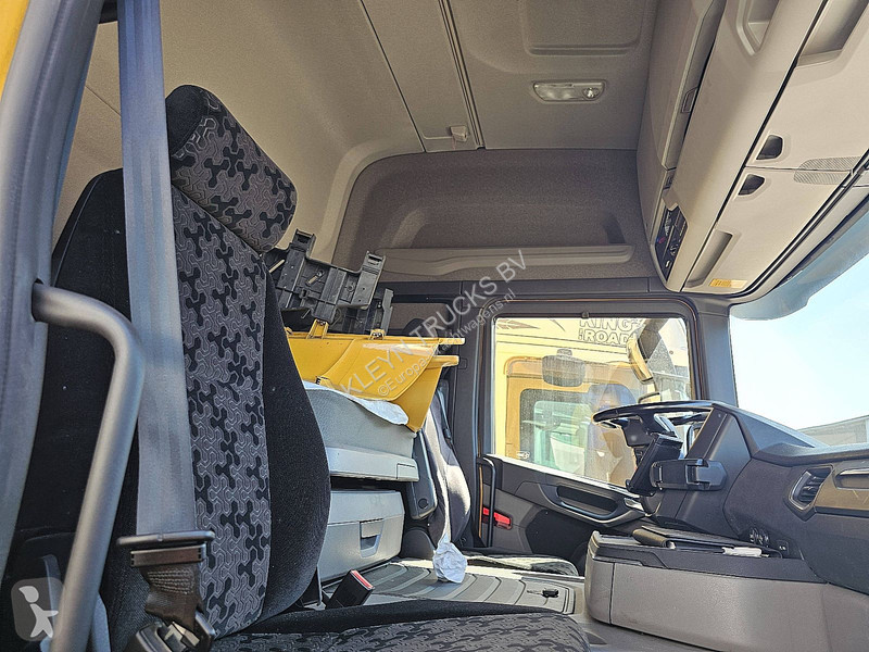 Scania 410 tractor unit