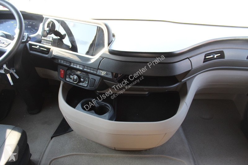 جرار DAF XG  FT 4X2