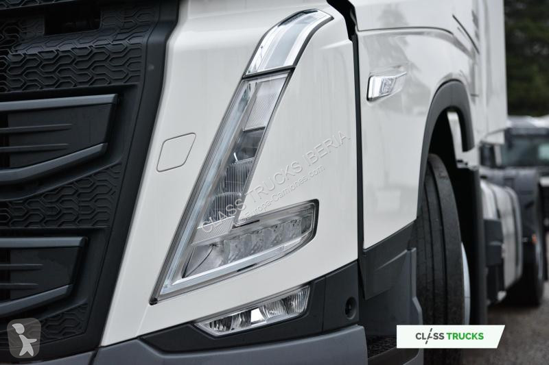 جرار Volvo 500 Globetrotter XL