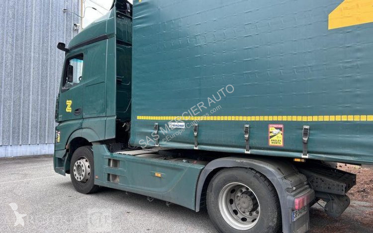 Cabeza tractora Mercedes