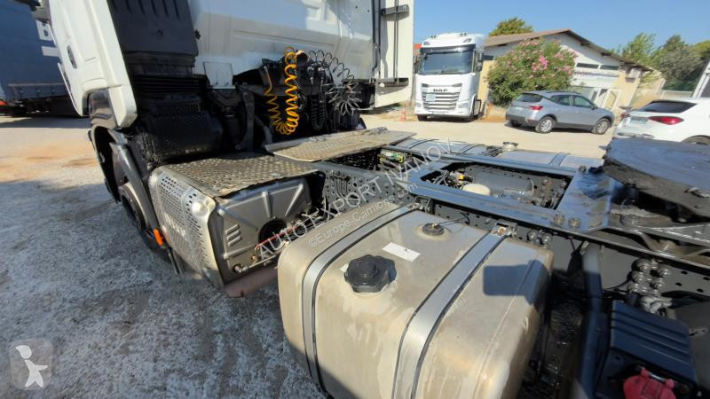 جرار Iveco 460 Hi-Way