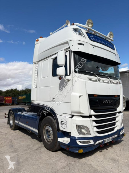 جرار DAF 530