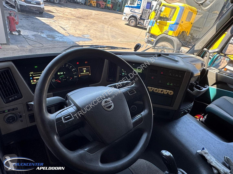 جرار Volvo Globetrotter 4x2