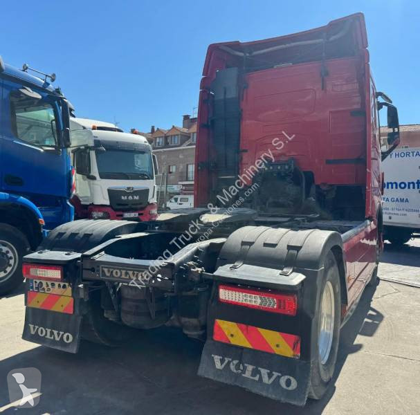 جرار Volvo