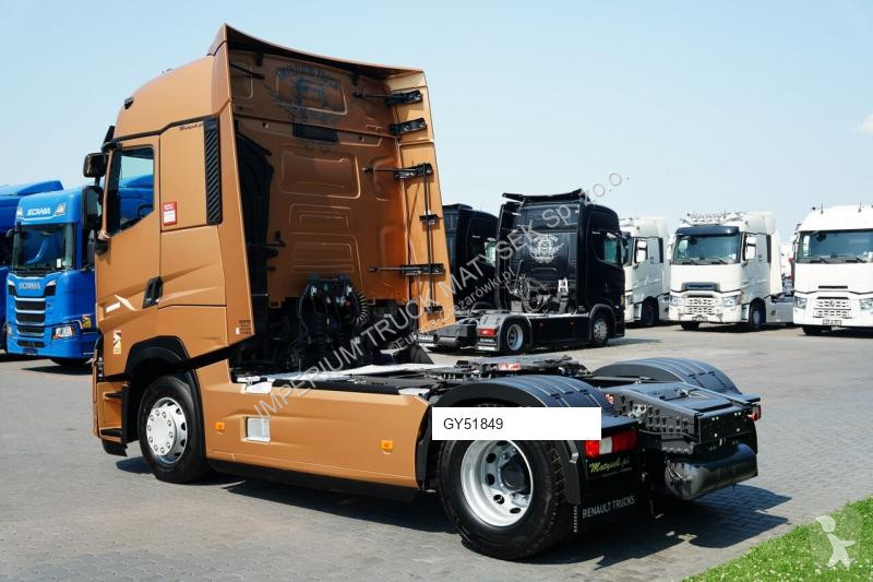 جرار Renault T 520
