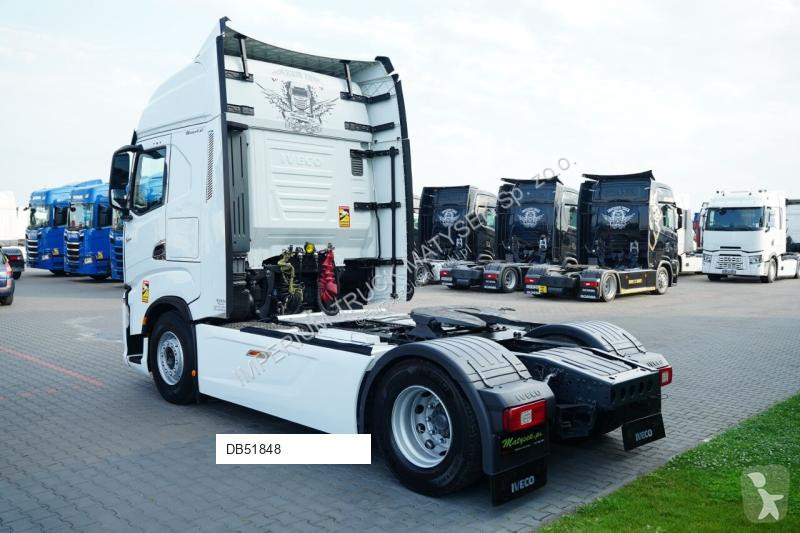 Влекач Iveco / 510