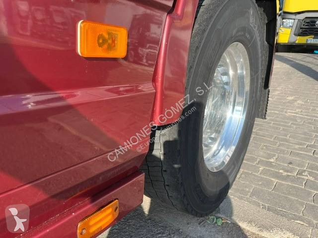 جرار Volvo
