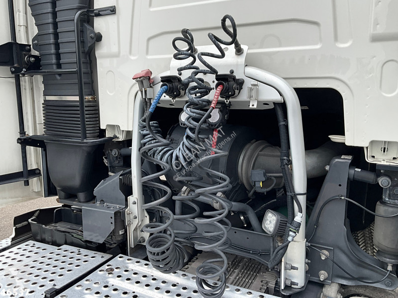 Trekker Volvo FH 460 Globetrotter XL Retarder